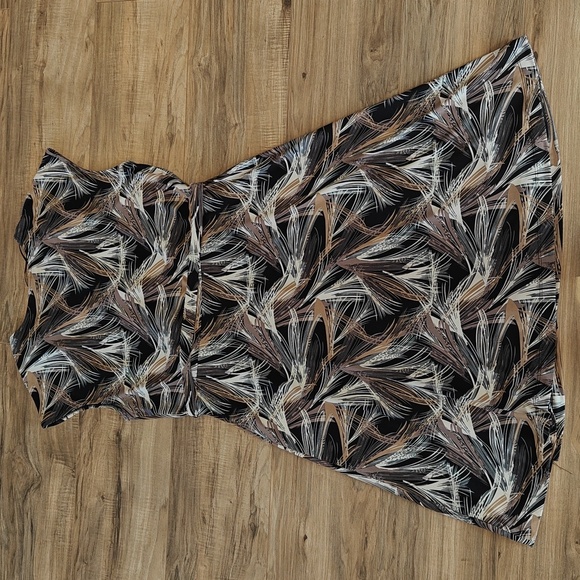 EUC Patterned Faux Wrap Dress - Picture 6 of 6